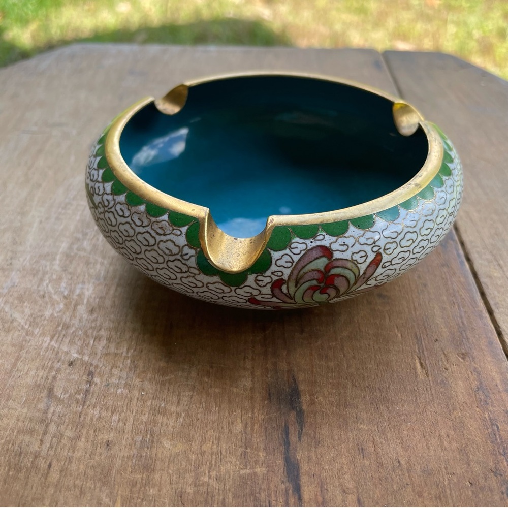 Vintage Cloisonné Ashtray Marked JINGFA 4 1/2” Diameter Chrysanthemum Excellent!